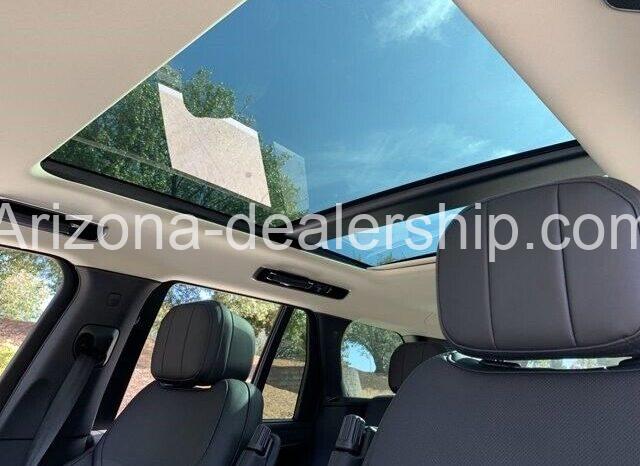 2023 Land Rover Range Rover SE full