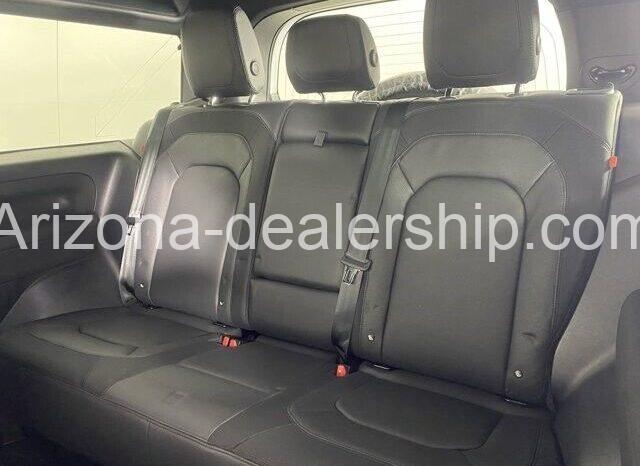 2023 Land Rover Defender S full