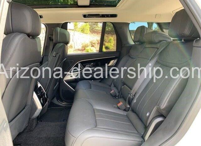 2023 Land Rover Range Rover SE full