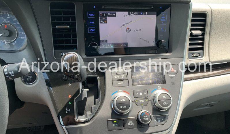 2017 Toyota Sienna XLE Premium full