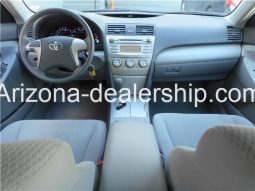 2011 Toyota Camry LE full