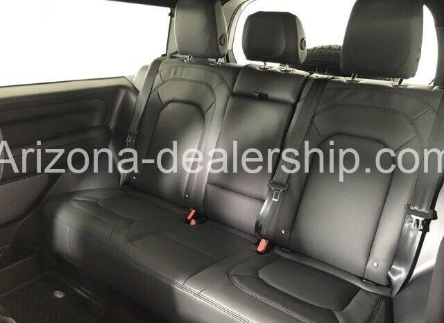 2023 Land Rover Defender S full