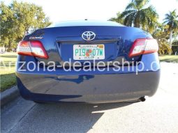 2010 Toyota Camry LE full