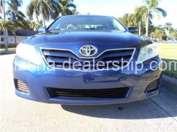 2010 Toyota Camry LE full