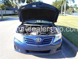 2010 Toyota Camry LE full