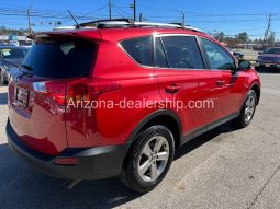 2015 Toyota RAV4 XLE 4dr SUV full