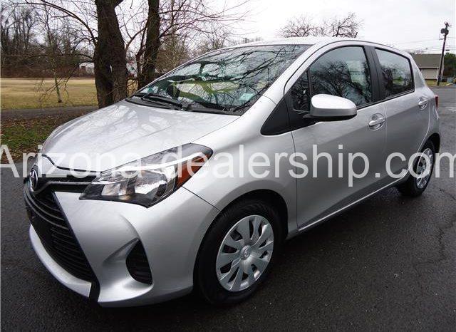 2015 Toyota Yaris L full