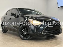 2017 Toyota Yaris iA Sedan 4D full