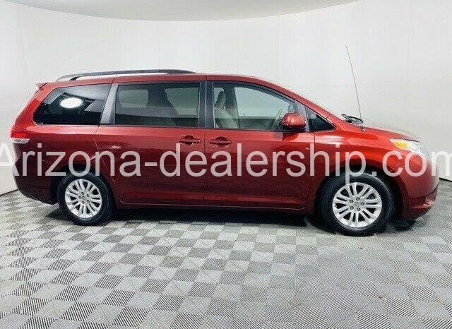 2013 Toyota Sienna XLE full