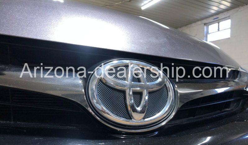 2017 Toyota Camry SE full