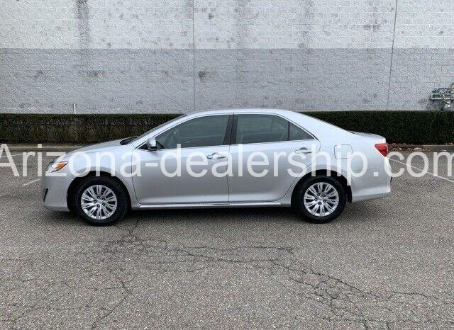 2014 Toyota Camry SE full