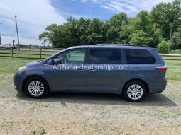 2017 Toyota Sienna XLE Premium full