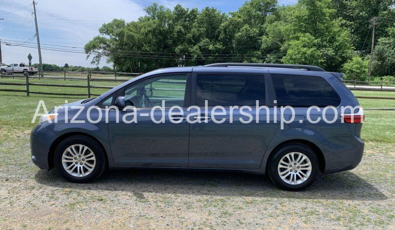 2017 Toyota Sienna XLE Premium full