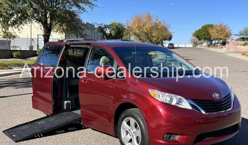 2014 Toyota Sienna LE Power Side-Entry full