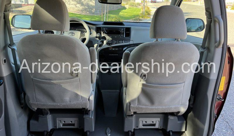 2014 Toyota Sienna LE Power Side-Entry full