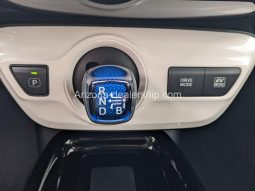 2018 Toyota Prius Three full