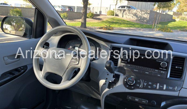 2014 Toyota Sienna LE Power Side-Entry full