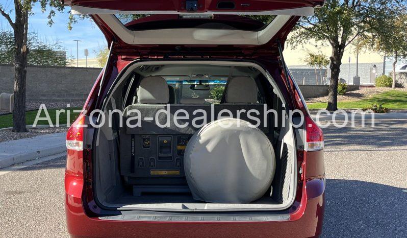 2014 Toyota Sienna LE Power Side-Entry full