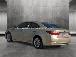 2015 Lexus ES 300h Hybrid full