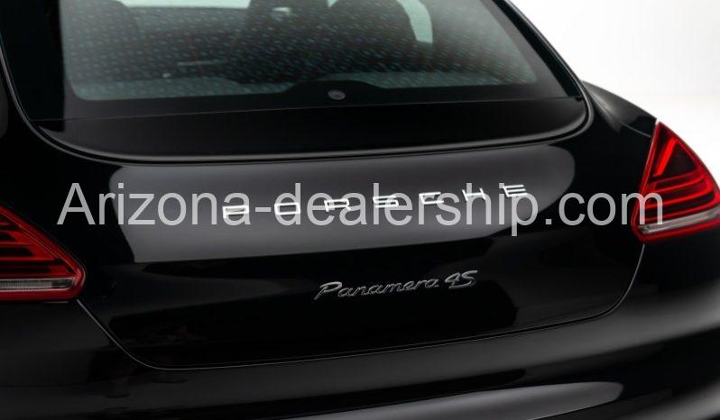 2016 Porsche Panamera full