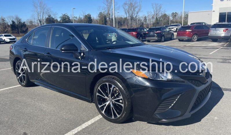 2020 Toyota Camry SE full