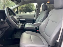 2022 Toyota Sienna XLE full