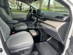 2022 Toyota Sienna XLE full