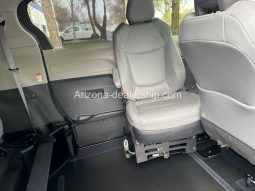 2022 Toyota Sienna XLE full