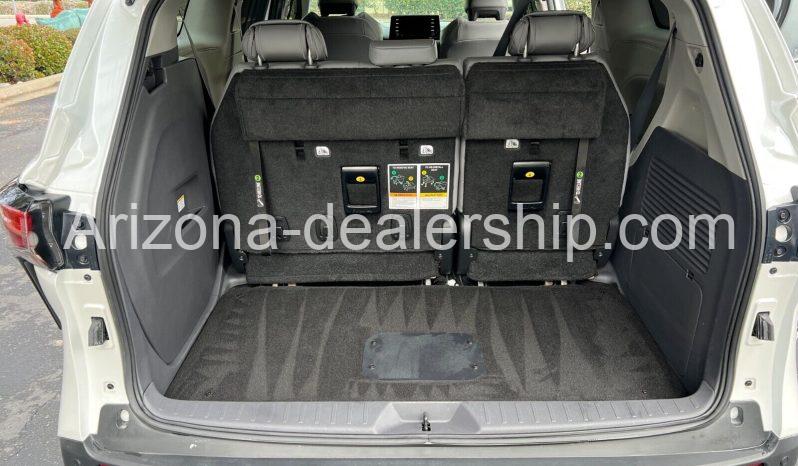 2022 Toyota Sienna XLE full