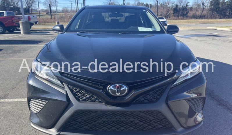 2020 Toyota Camry SE full