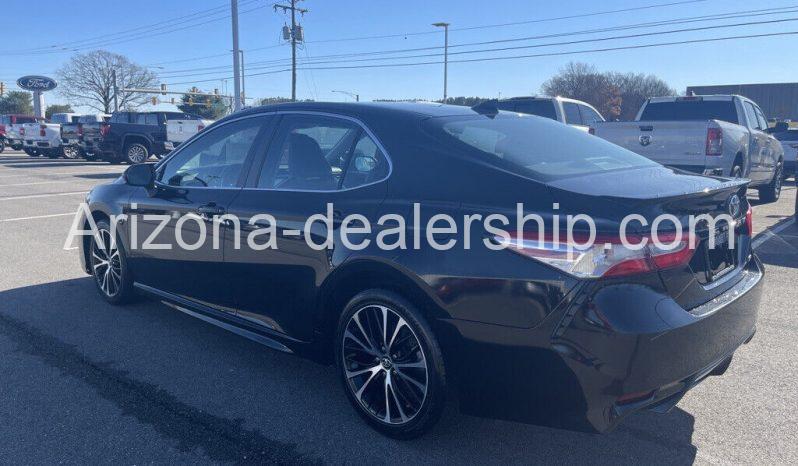 2020 Toyota Camry SE full