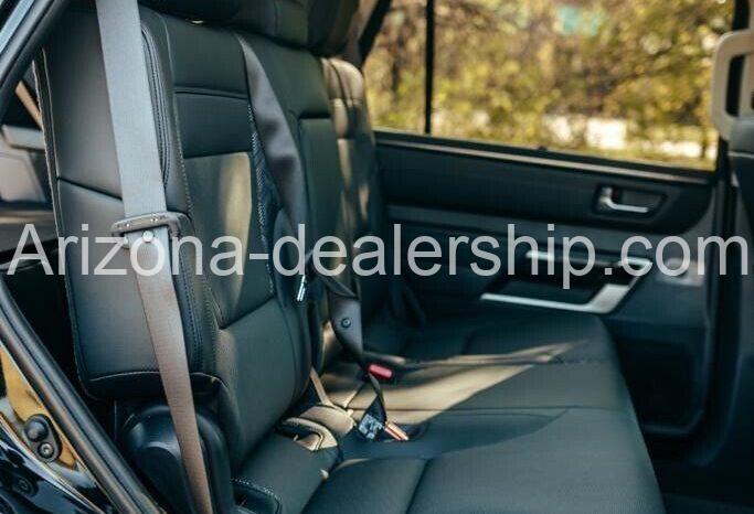 2023 Toyota Sequoia SR5 full