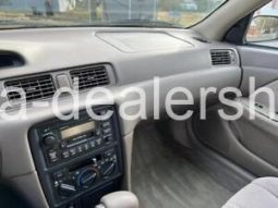 1999 Toyota Camry LE Sedan 4D full