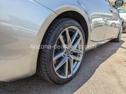 2017 Lexus IS Base 4dr Sedan full