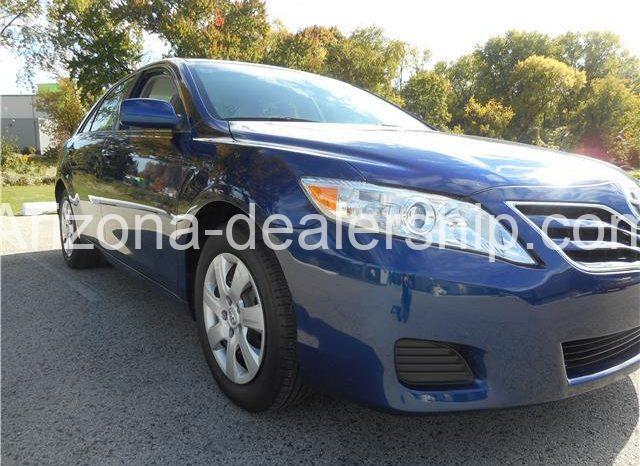 2011 Toyota Camry LE full