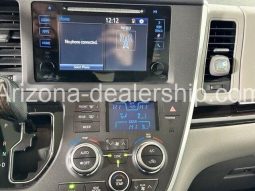 2015 Toyota Sienna XLE full