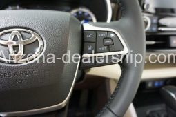 2022 Toyota Highlander XLE full