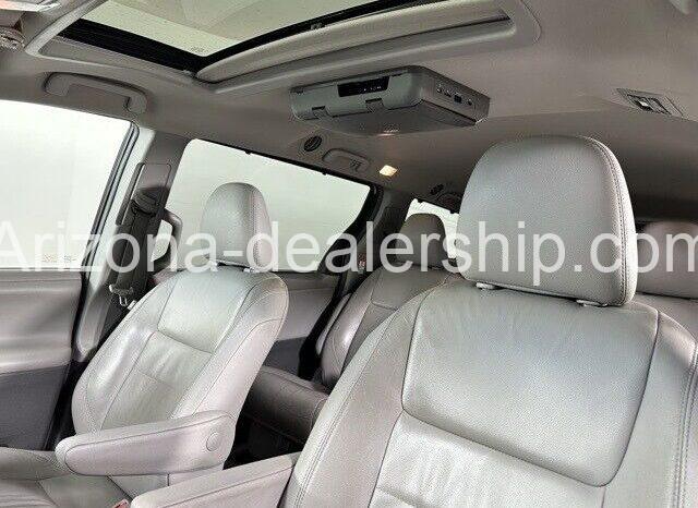 2015 Toyota Sienna XLE full