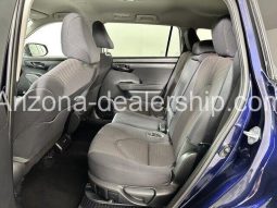 2021 Toyota Highlander LE full