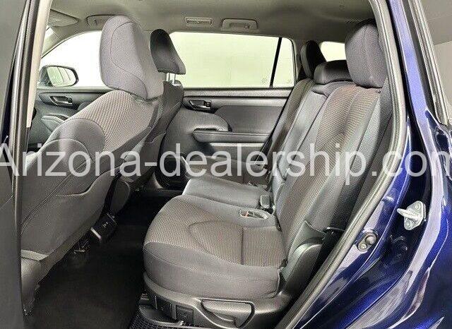 2021 Toyota Highlander LE full