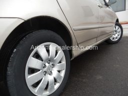 2004 Toyota Corolla LE 4dr Sedan full