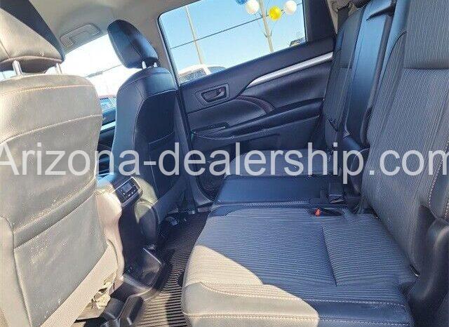 2019 Toyota Highlander LE full