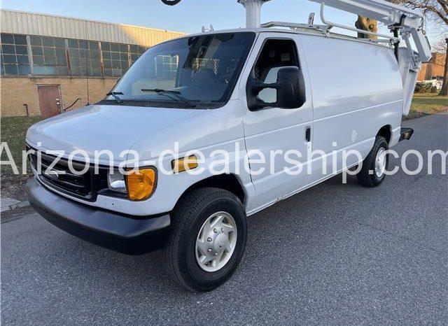 2010 Ford Econoline Cargo Van E250 full