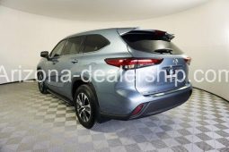 2022 Toyota Highlander XLE full