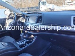 2019 Toyota Highlander LE full