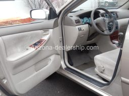 2004 Toyota Corolla LE 4dr Sedan full