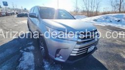 2019 Toyota Highlander LE full