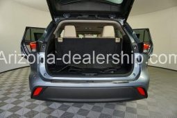 2022 Toyota Highlander XLE full