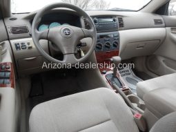 2004 Toyota Corolla LE 4dr Sedan full