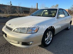 2001 Lexus ES Base 4dr Sedan full